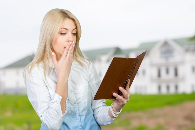 Co można postawić na działce bez zgłoszenia?