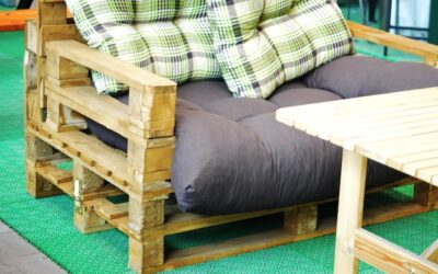 Jak zrobić z palet meble ogrodowe, które odmienią Twój taras?