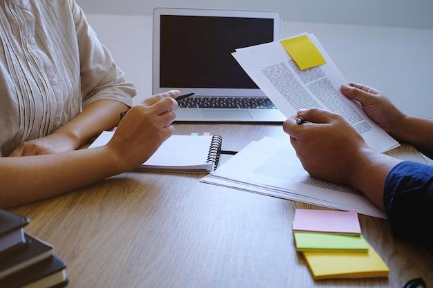 Jak opisać badania w pracy licencjackiej, żeby były czytelne dla każdego?