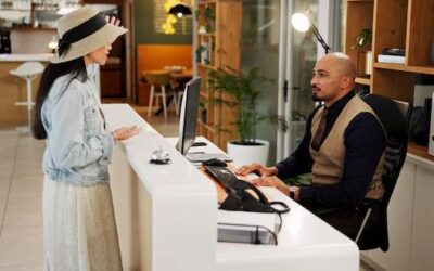 Na czym polega praca recepcjonistki w hotelu?